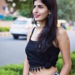 AAYUSHI MALIK indian model hot navel show